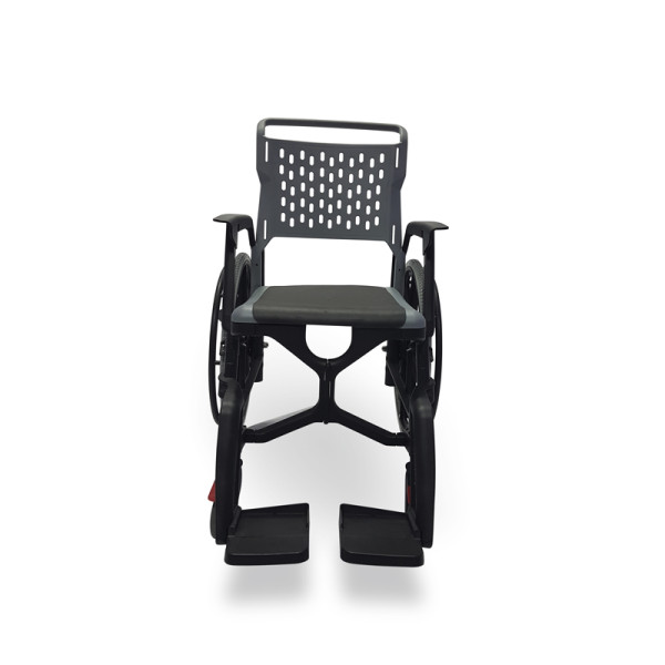 Fauteuil roulant de douche / piscine BathMobile