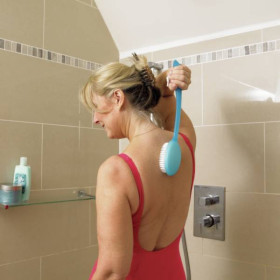 Brosse à long manche 38cm bleu