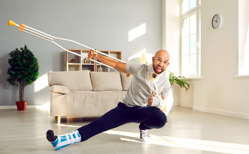 Comment marcher avec des béquilles ? - Technicien de santé