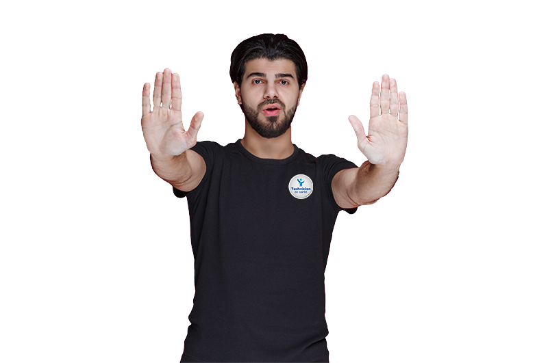 Homme tenant les bras en avant faisant signe d'arrêter